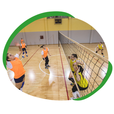 Volleyballerinnen spielen im Verein